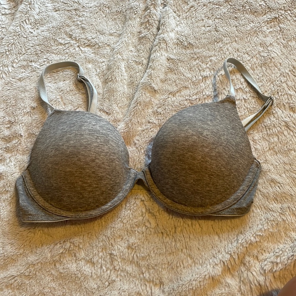 Victoria’s Secret PINK bra